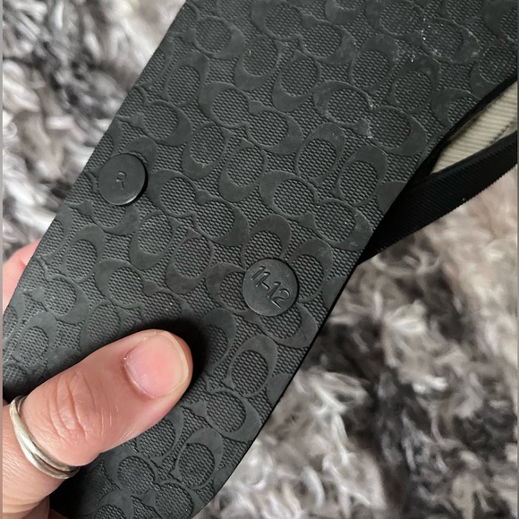 🖤Coach Flip-Flops🖤 - Picture 5 of 10